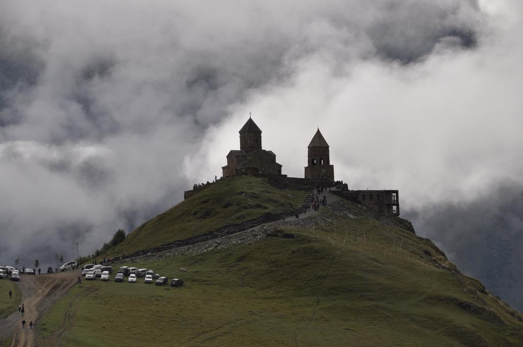 Nino Khetaguri Guest House Kazbegi Ngoại thất bức ảnh