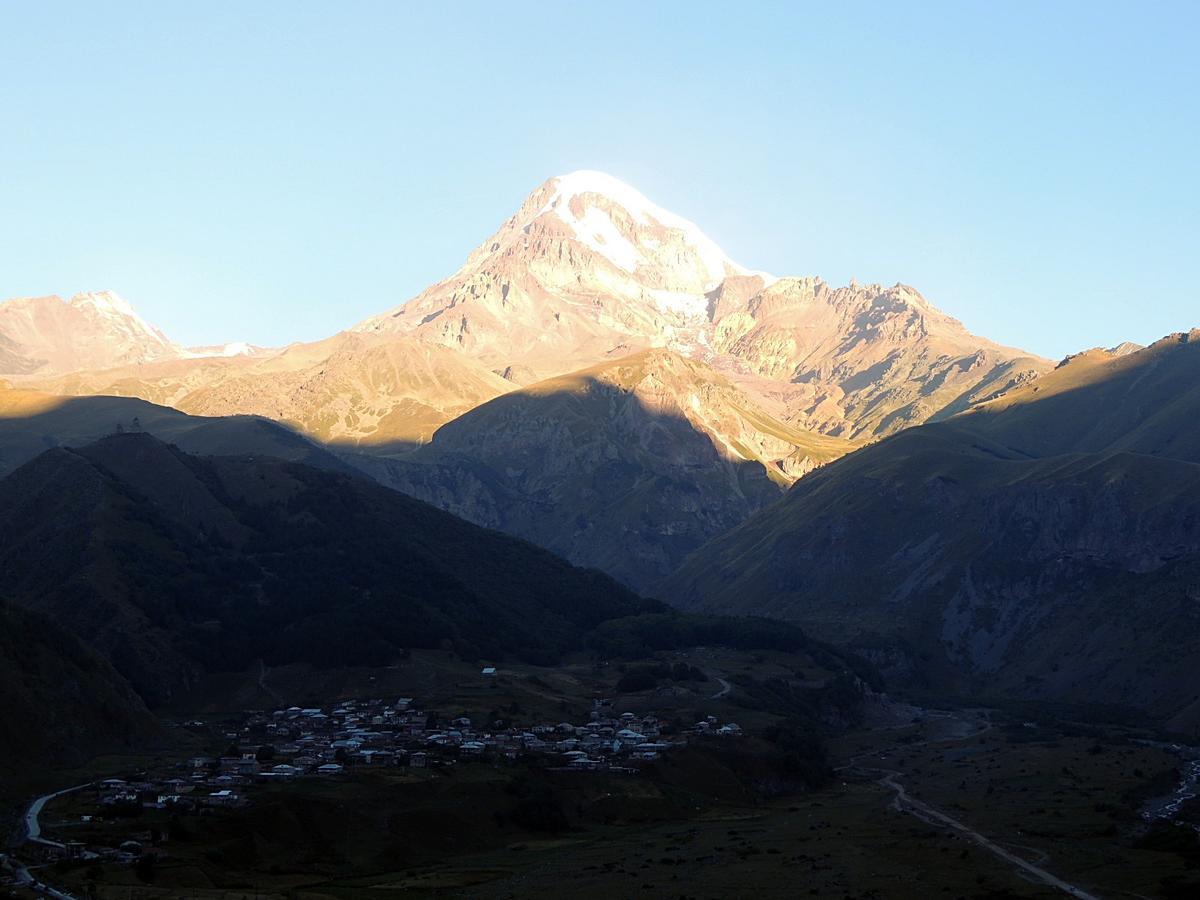 Nino Khetaguri Guest House Kazbegi Ngoại thất bức ảnh